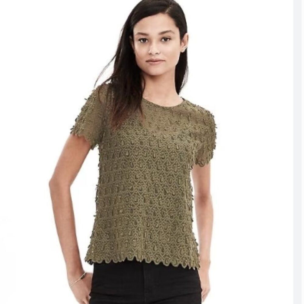 Banana Republic Teardrop Lace Top in Exploration Green in Size L